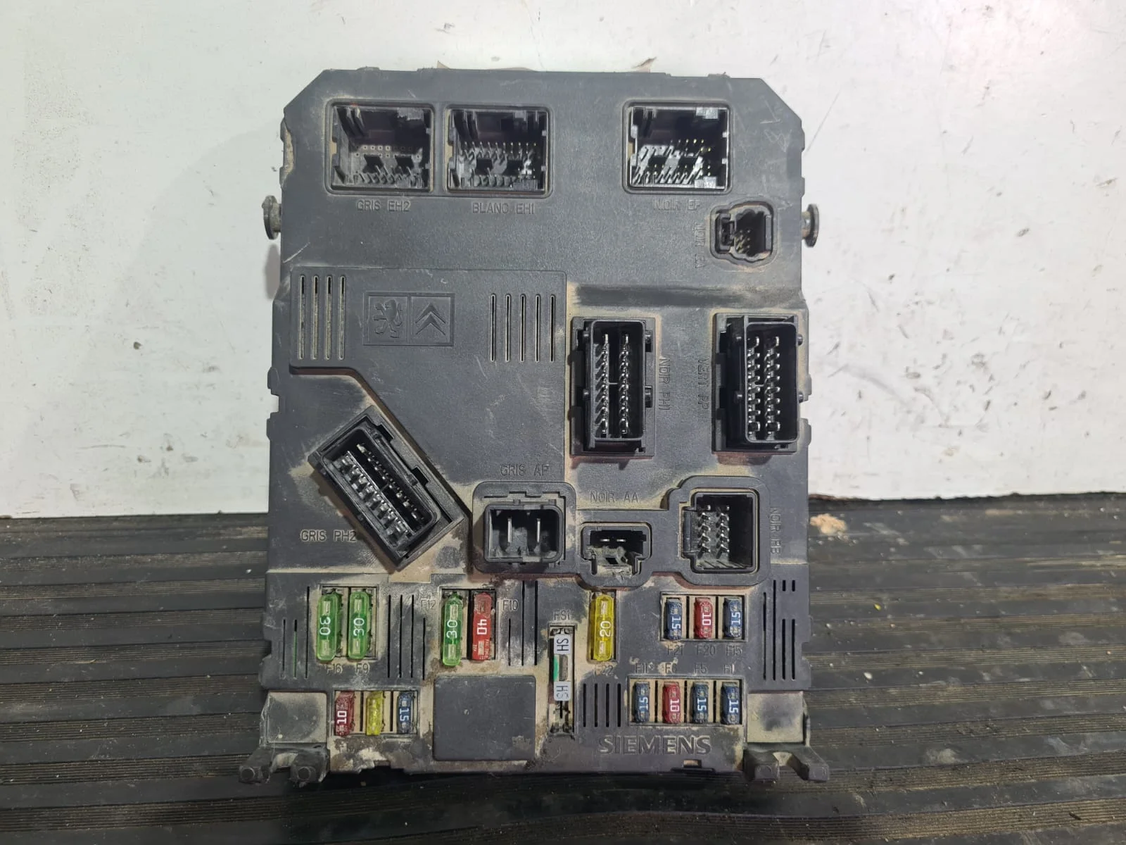 Foto de CAJA RELES / FUSIBLES CITROEN XSARA PICASSO referencia 9650584580