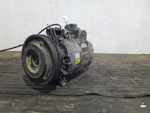 Foto de COMPRESOR AIRE ACONDICIONADO VOLKSWAGEN PASSAT BERLINA (3B3) referencia 8D0260808