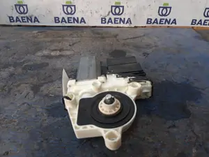 Foto de MOTOR ELEVALUNAS TRASERO IZQUIERDO VOLKSWAGEN GOLF IV BERLINA (1J1)(10.1997) referencia 101389101 foto 3