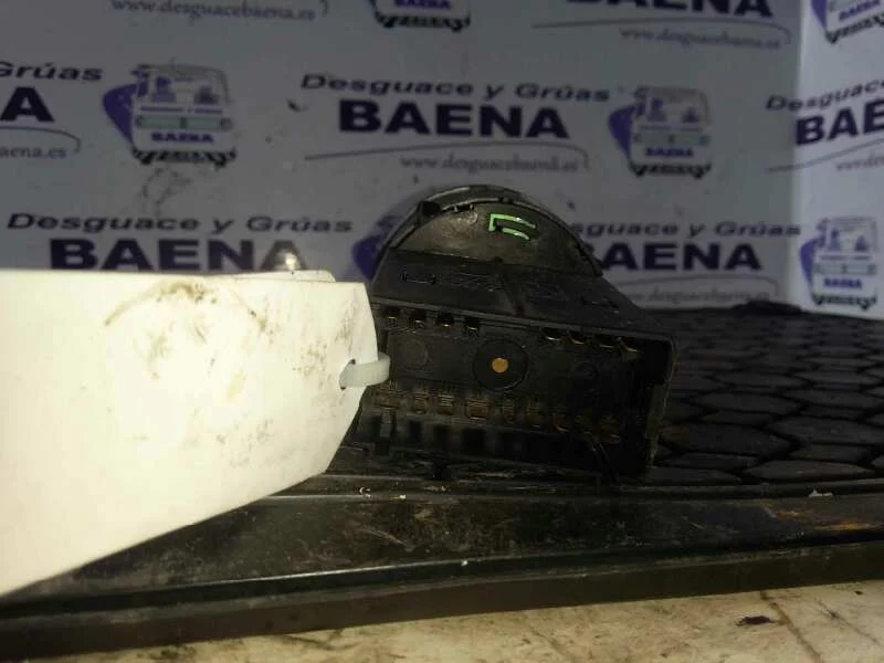 Foto de MANDO LUCES VOLKSWAGEN GOLF IV BERLINA (1J1)(10.1997) referencia 1C0941531