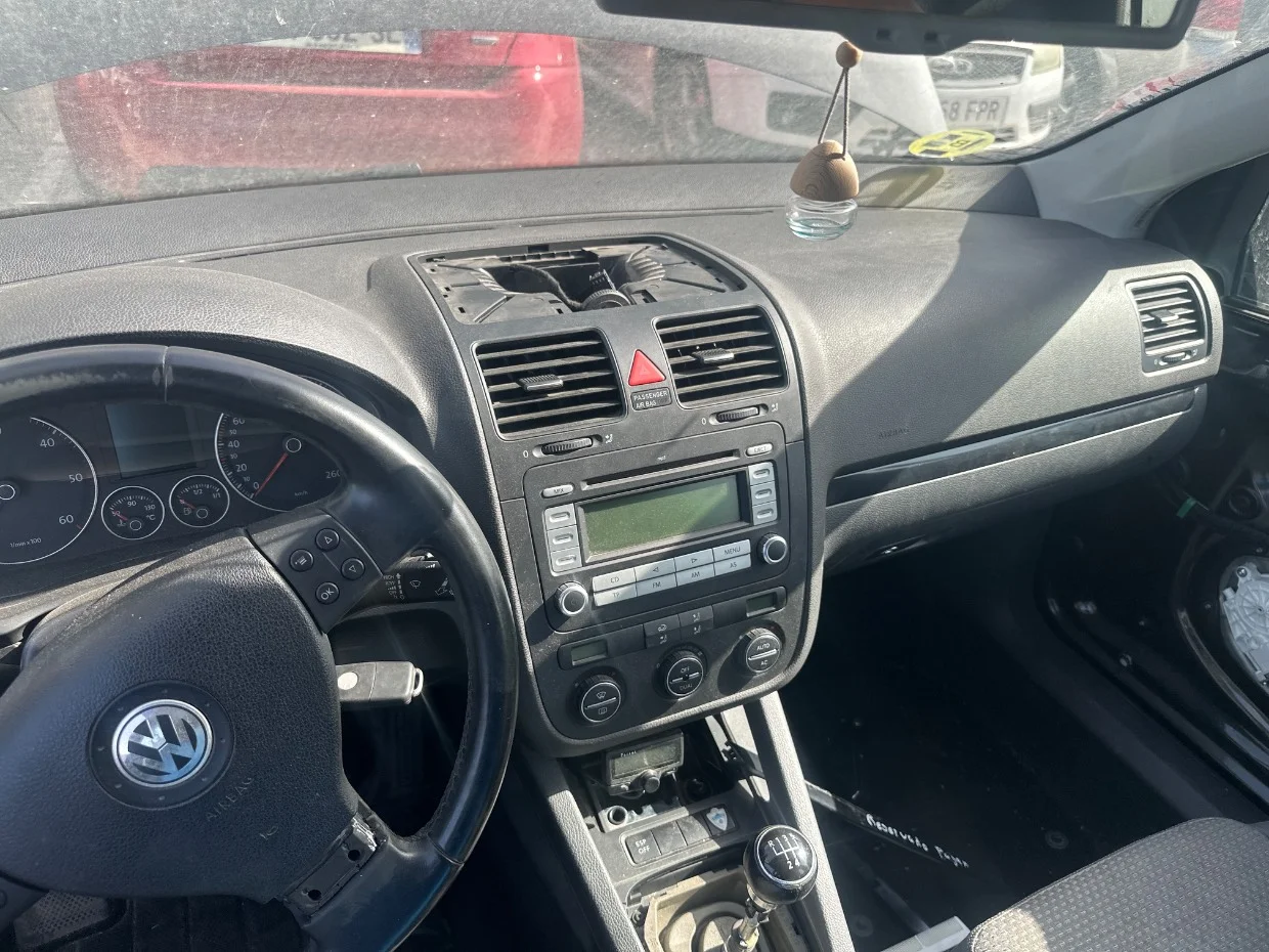 Foto de SALPICADERO VOLKSWAGEN GOLF V (1K1)(10.2003)