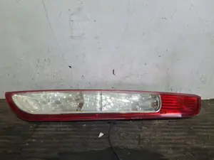 Foto de PILOTO TRASERO DERECHO FORD FOCUS BERLINA (CB4) referencia 8M5113404A