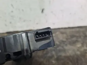Foto de CERRADURA MALETERO / PORTON CHEVROLET CRUZE referencia 545255965 foto 4