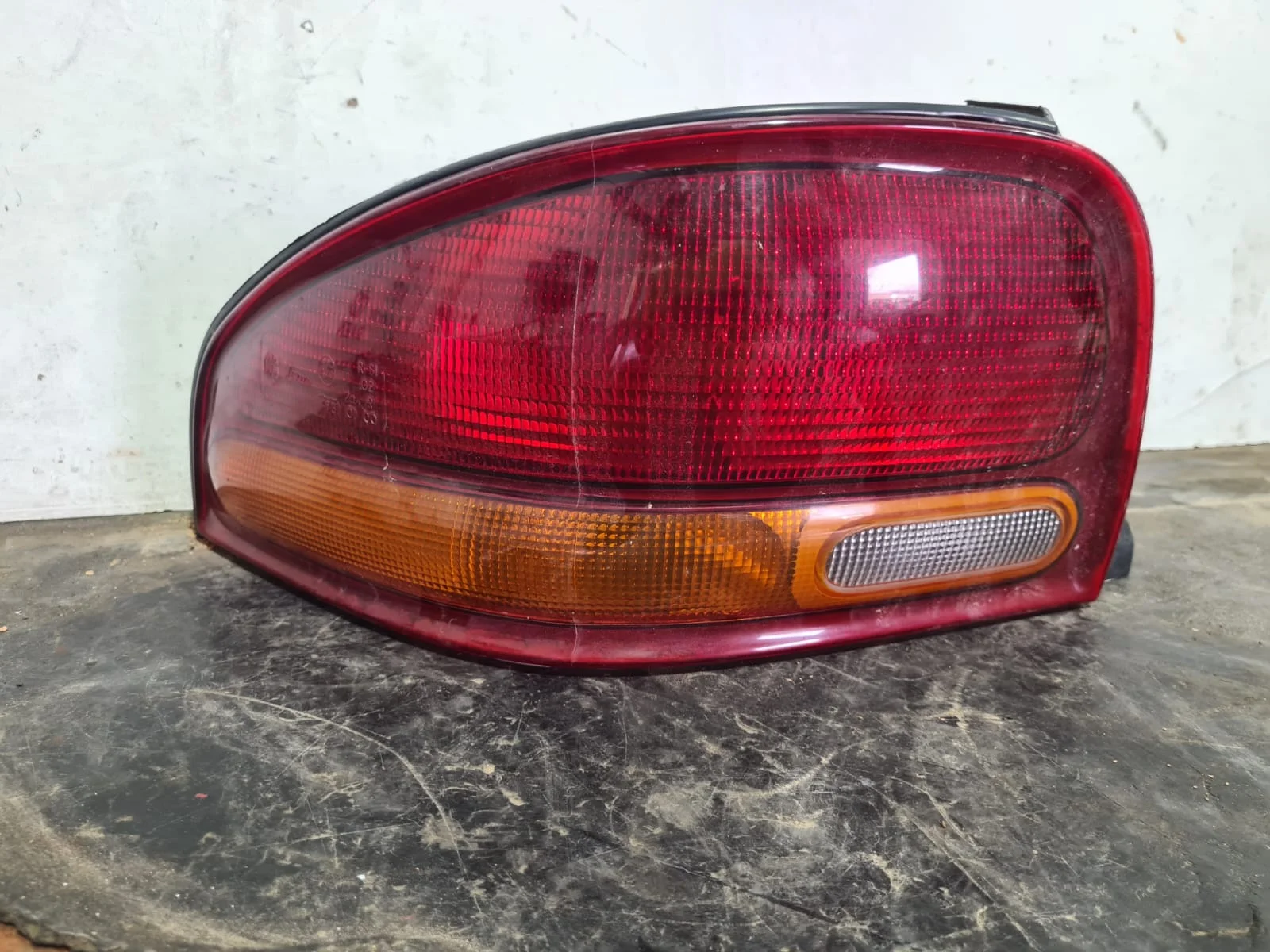 Foto de PILOTO TRASERO IZQUIERDO CHRYSLER STRATUS JA BERLINA referencia A00158622E
