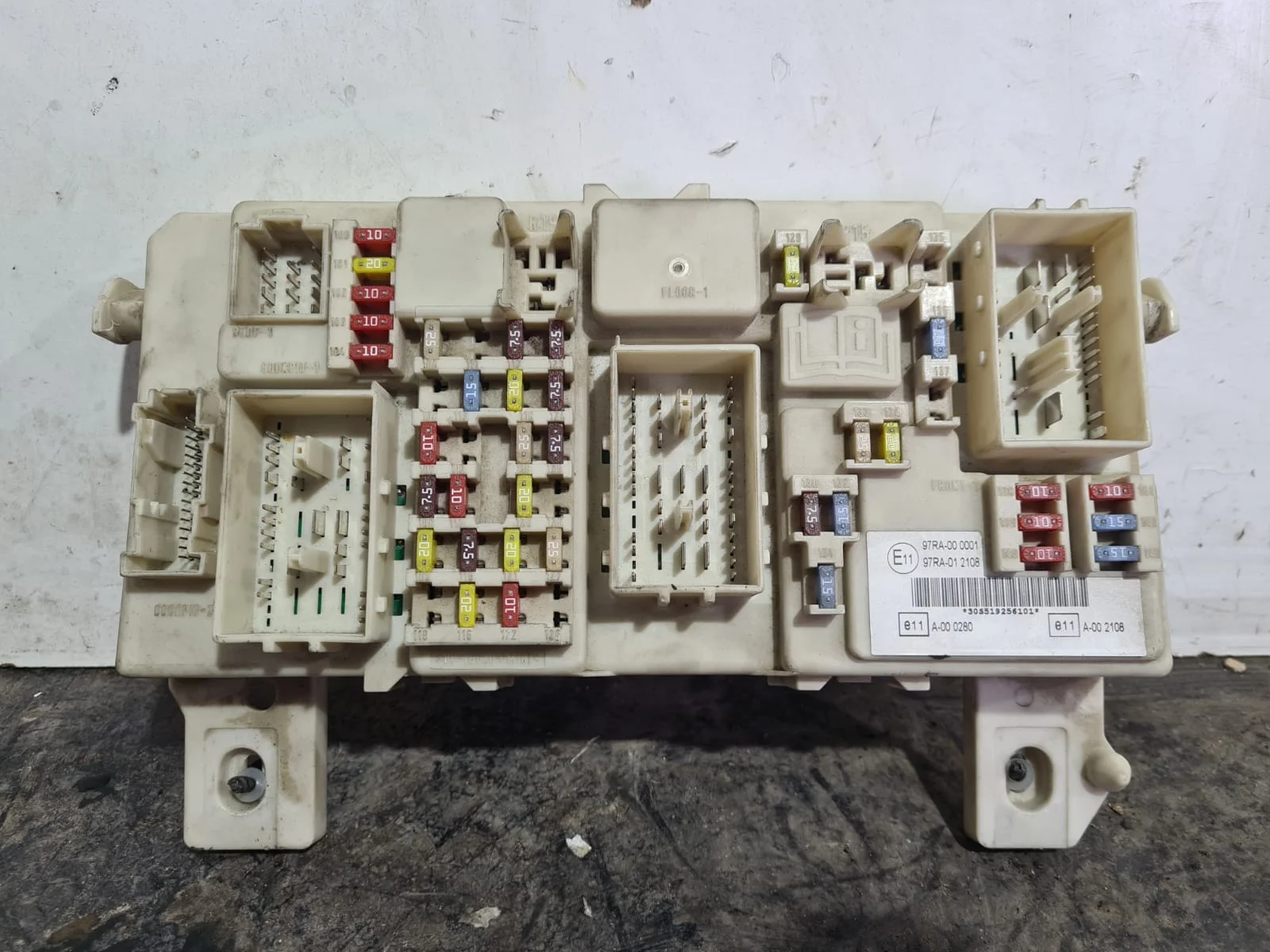 Foto de CAJA RELES / FUSIBLES FORD FOCUS C-MAX (CAP)(2003) referencia 7M5T14A073FB
