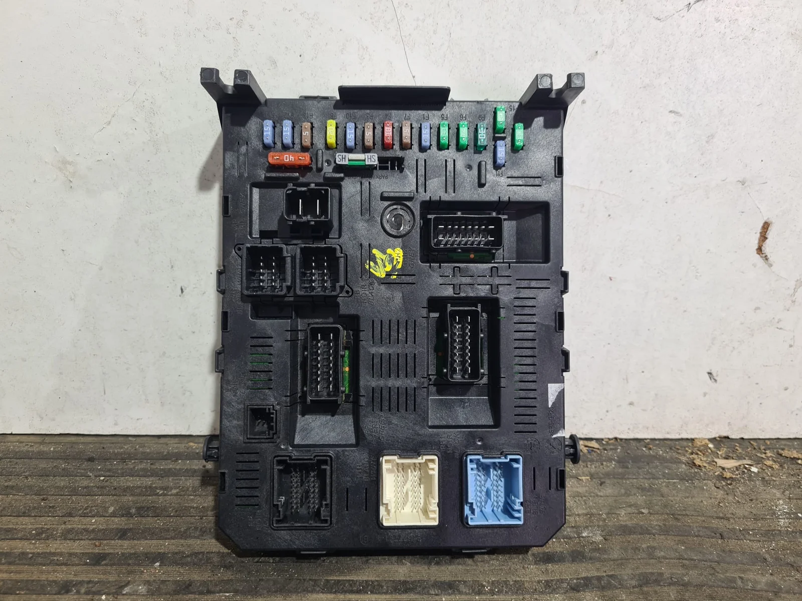 Foto de CAJA RELES / FUSIBLES CITROEN C5 BERLINA referencia 9663510280