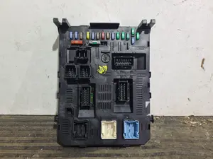 Foto de CAJA RELES / FUSIBLES CITROEN C5 BERLINA referencia 9663510280