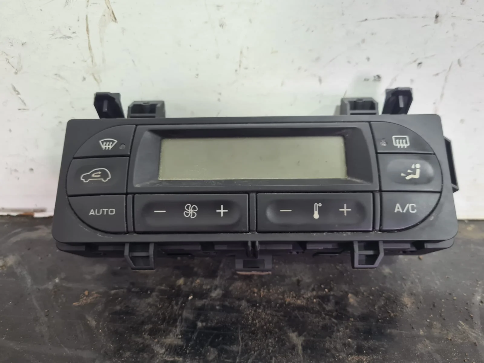 Foto de MANDO CLIMATIZADOR CITROEN C3 referencia 96377775XT