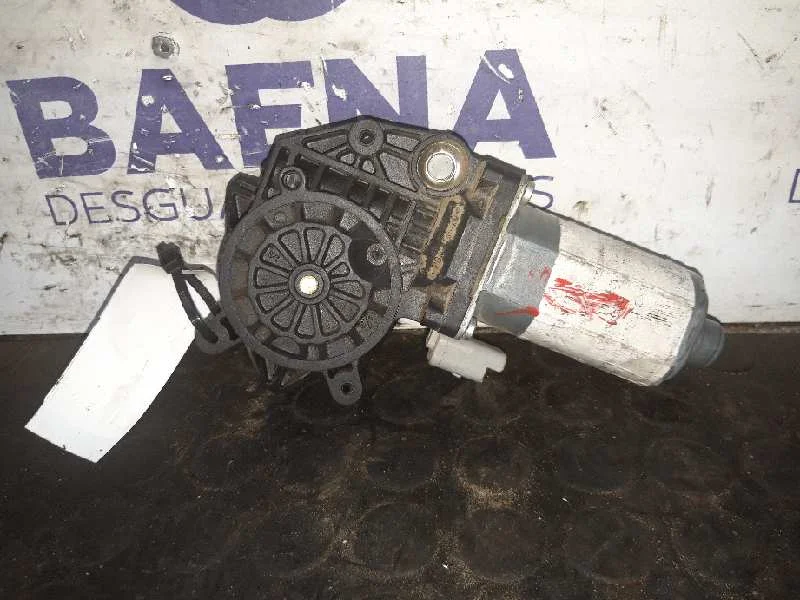 Foto de MOTOR ELEVALUNAS DELANTERO DERECHO CITROEN BERLINGO referencia 130821762