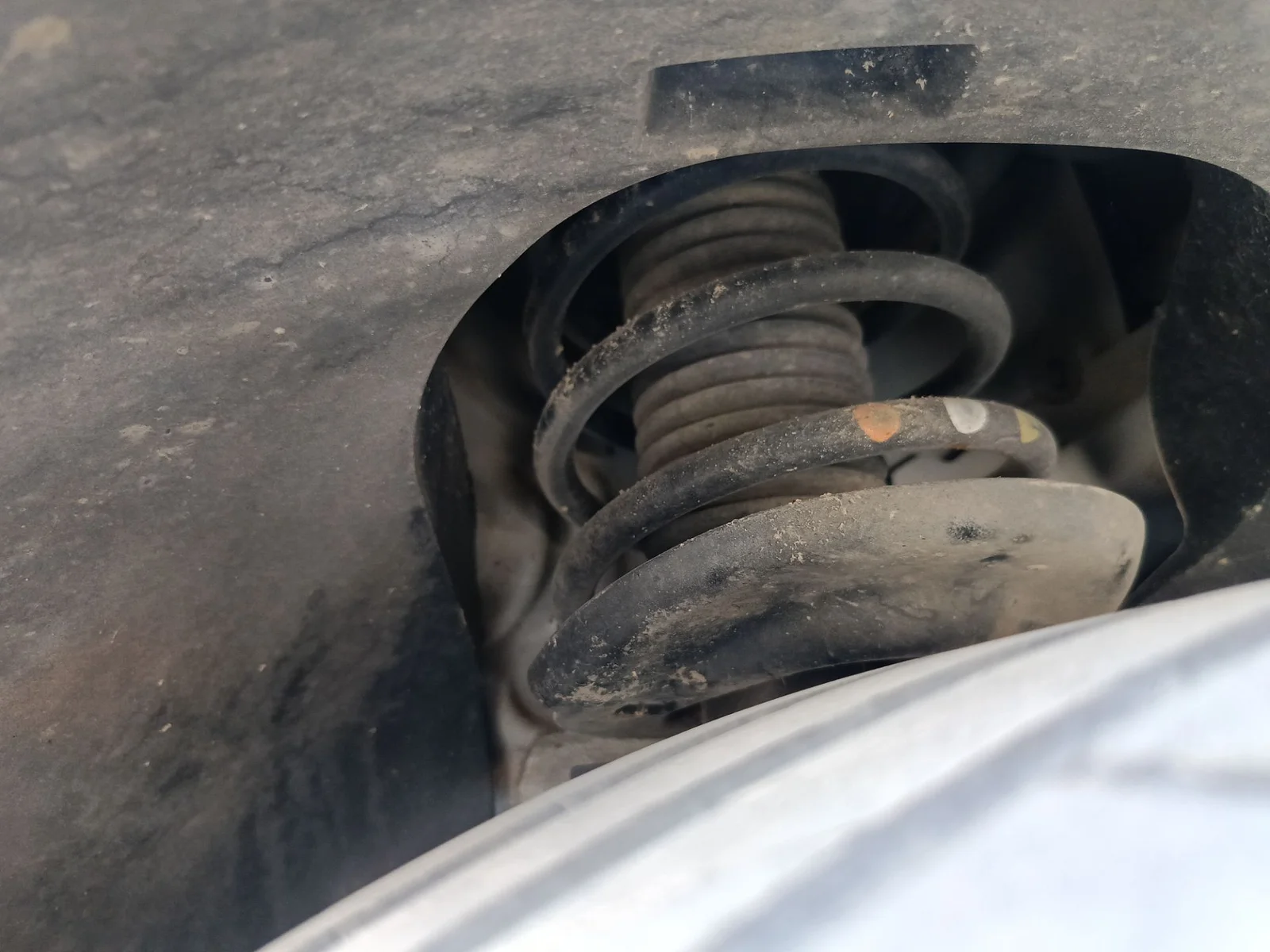 Foto de AMORTIGUADOR DELANTERO DERECHO PEUGEOT 208
