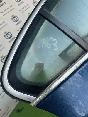 Foto de LUNA CUSTODIA TRASERA DERECHA OPEL INSIGNIA BERLINA