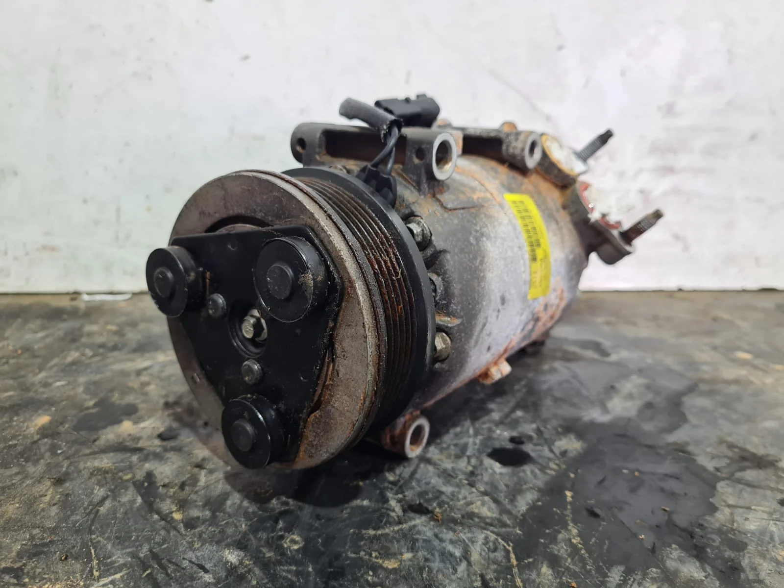 Foto de COMPRESOR AIRE ACONDICIONADO LAND ROVER RANGE ROVER EVOQUE referencia EJ3219D629BC