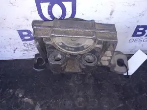 Foto de SOPORTE MOTOR DERECHO SIN MARCA SIN MODELO referencia 326B40
