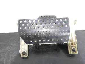 Foto de CAJA RELES / FUSIBLES FORD FOCUS BERLINA (CB4) referencia 97RA000001 foto 2