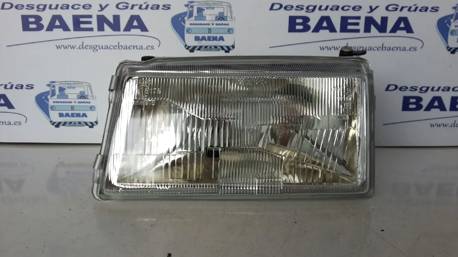 Foto de FARO IZQUIERDO SIN MARCA SIN MODELO