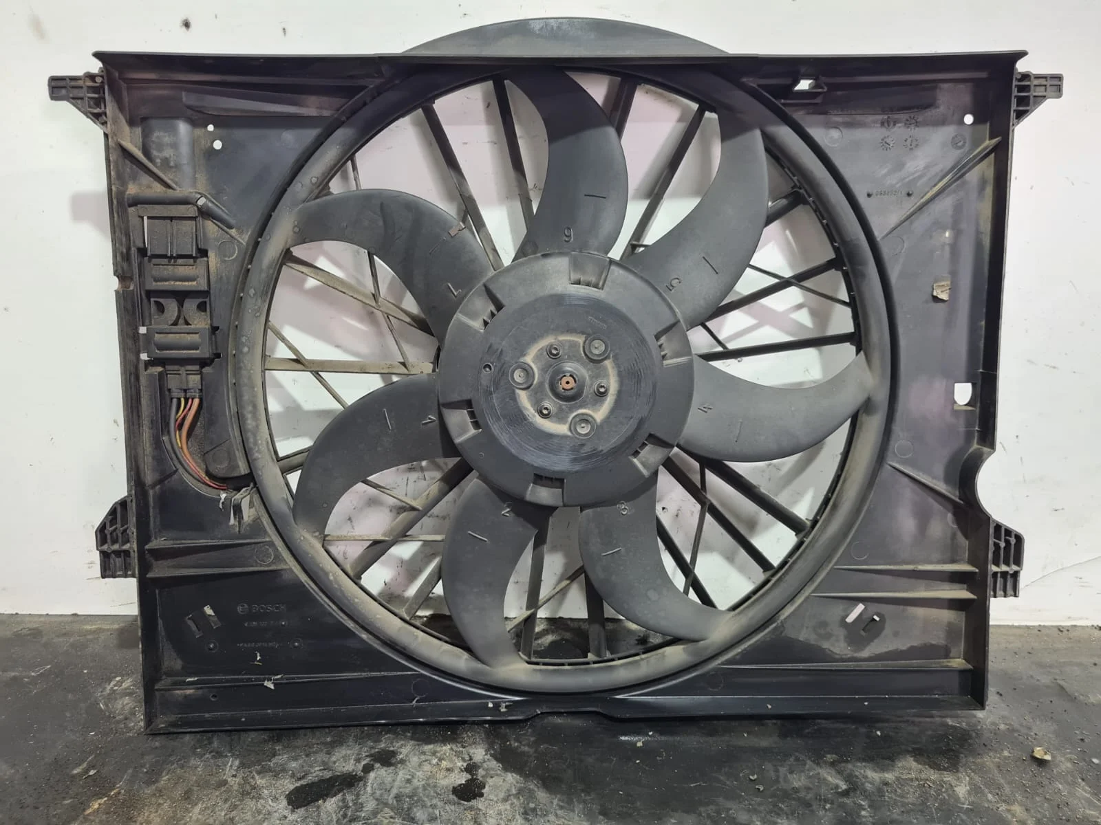 Foto de ELECTROVENTILADOR MERCEDES-BENZ CLS (BM 219) referencia A2115001693