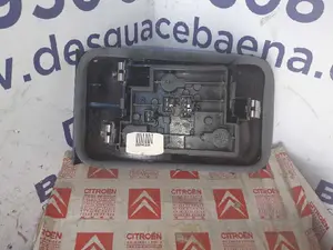 Foto de PILOTO TRASERO DERECHO SIN MARCA SIN MODELO referencia 6351J9 foto 2