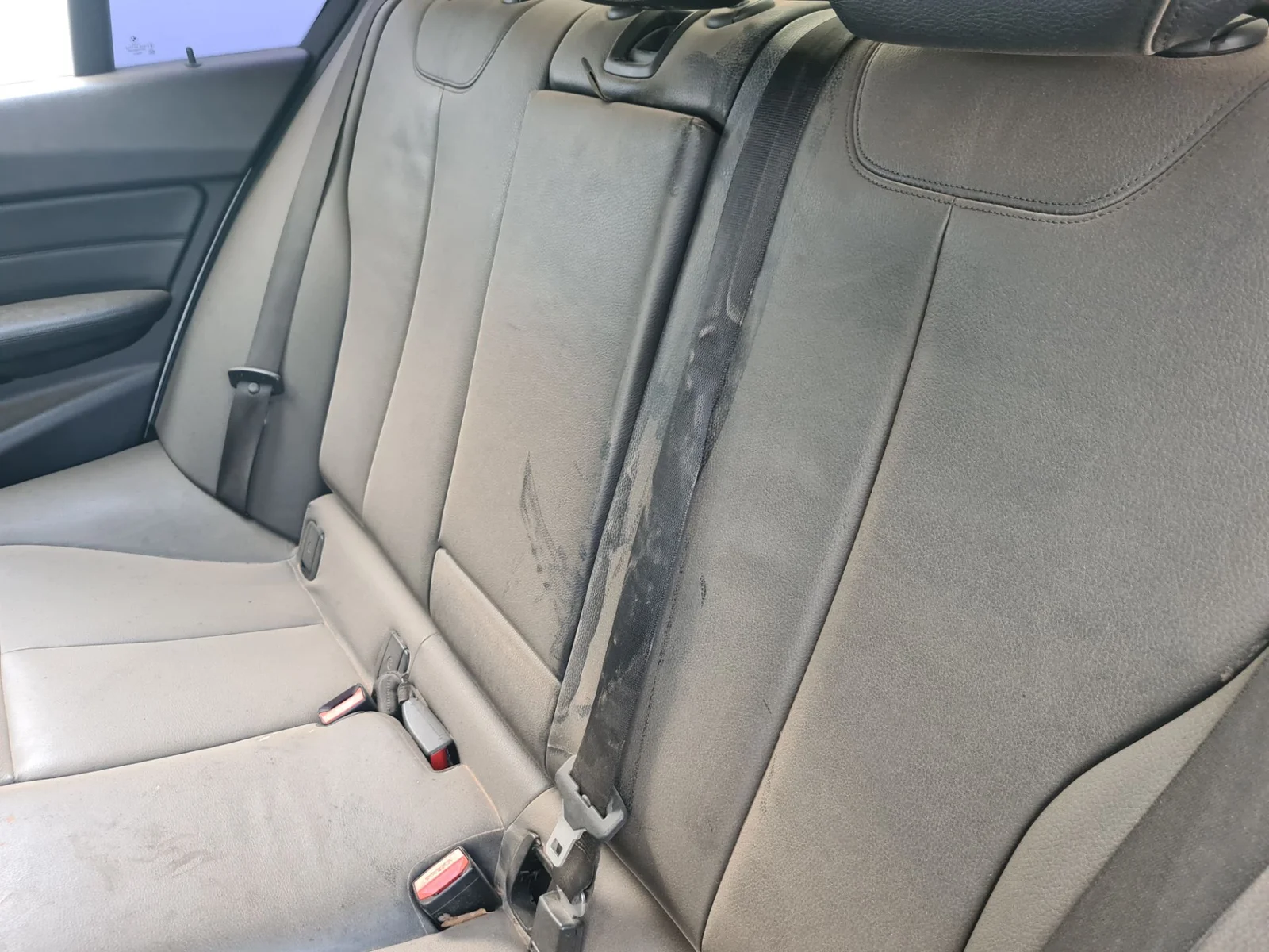 Foto de CINTURON SEGURIDAD TRASERO CENTRAL BMW SERIE 3 FAMILIAR (F31)