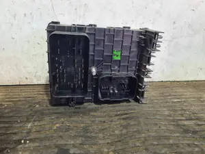 Foto de CAJA RELES / FUSIBLES AUDI A3 SPORTBACK (8PA) referencia 1K0937124K foto 3