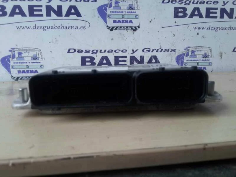 Foto de CENTRALITA MOTOR UCE VOLKSWAGEN GOLF IV BERLINA (1J1)(10.1997) referencia 038906019GL