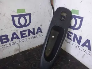 Foto de MANDO ELEVALUNAS DELANTERO DERECHO ALFA ROMEO 156 (116) referencia 156016082