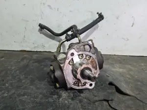 Foto de BOMBA INYECCION NISSAN ALMERA TINO (V10M) referencia 2940000121
