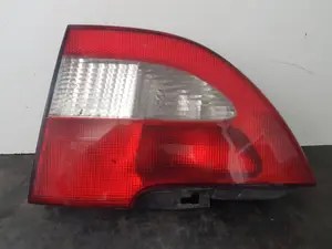 Foto de PILOTO TRASERO DERECHO RENAULT MEGANE I FASE 2 BERLINA (BA0)