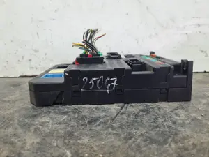 Foto de CAJA RELES / FUSIBLES CITROEN C3 referencia 9664156780 foto 2