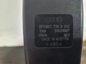 Foto de ENGANCHE CINTURON TRASERO IZQUIERDO AUDI A4 BERLINA (8E) referencia 8P0857739B01C foto 4