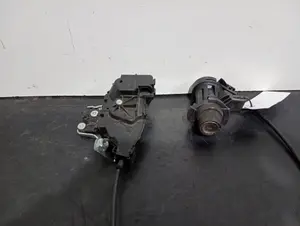 Foto de CERRADURA MALETERO / PORTON SIN MARCA SIN MODELO referencia A2047500085 foto 2