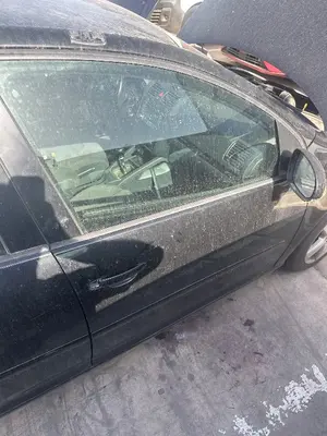 Foto de PUERTA DELANTERA DERECHA VOLKSWAGEN GOLF V (1K1)(10.2003)