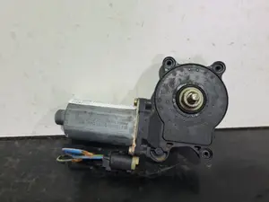 Foto de MOTOR ELEVALUNAS TRASERO DERECHO SIN MARCA SIN MODELO referencia 0130821717 foto 3