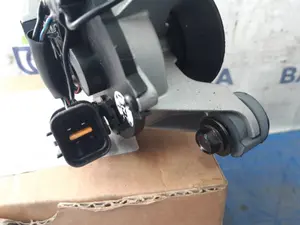 Foto de MOTOR LIMPIA DELANTERO SIN MARCA SIN MODELO referencia 96303118 foto 4