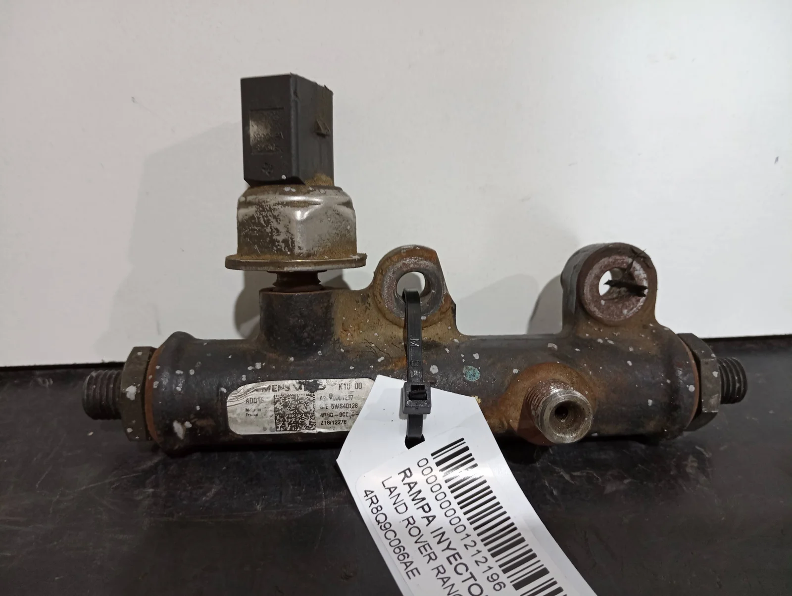 Foto de RAMPA INYECTORA SIN MARCA SIN MODELO referencia 4R8Q9C066AE