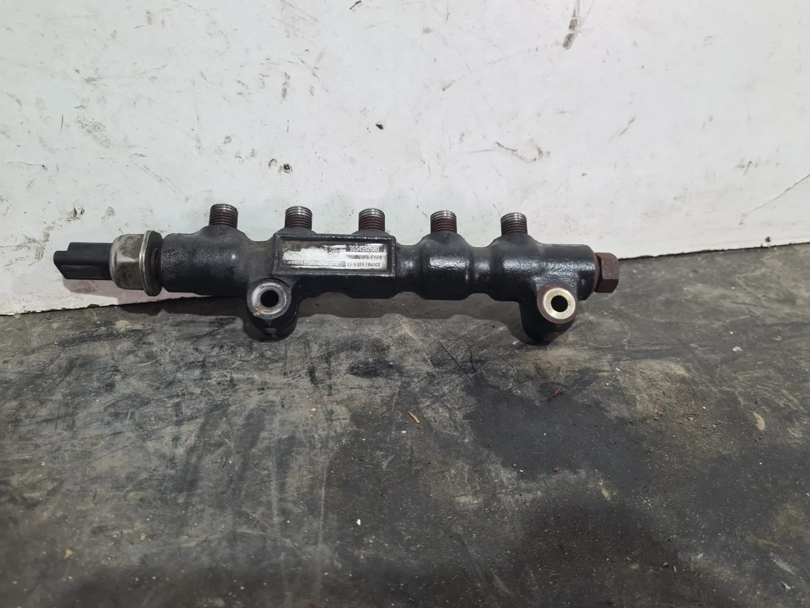 Foto de RAMPA INYECTORA CITROEN C3 referencia 9654592680