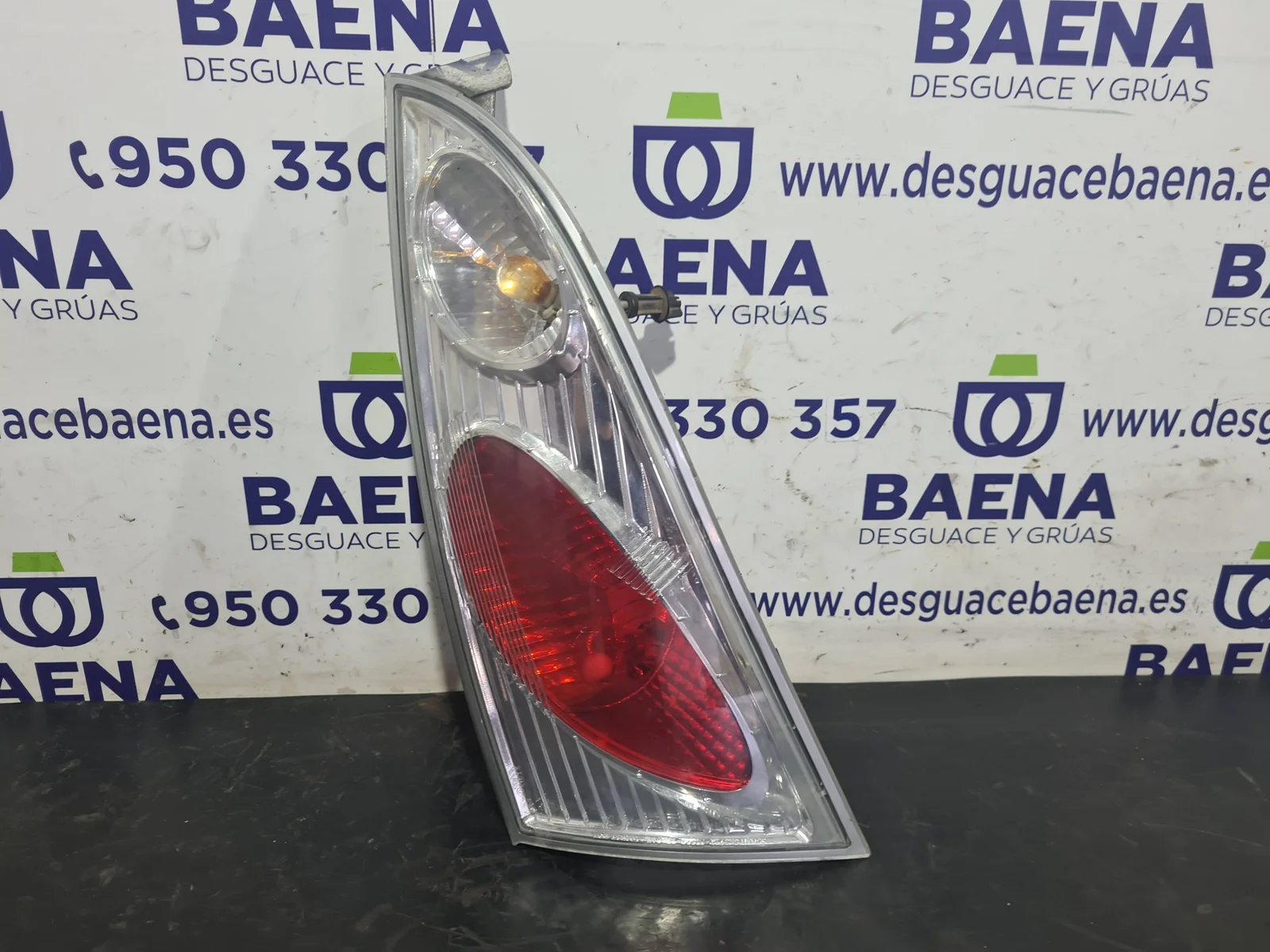 Foto de PILOTO TRASERO DERECHO FORD FOCUS BERLINA (CAK) referencia SK3711FCS005D