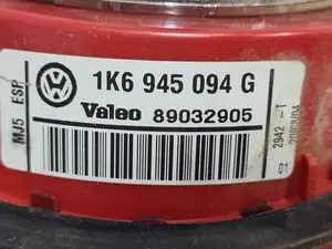 Foto de PILOTO TRASERO DERECHO INTERIOR SIN MARCA SIN MODELO referencia 1K6945094G foto 3