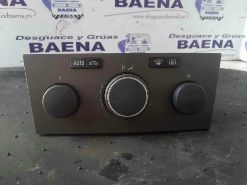 Foto de MANDO CALEFACCION / AIRE ACONDICIONADO OPEL ASTRA H BERLINA