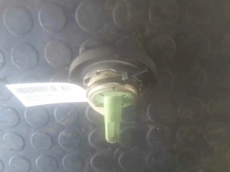 Foto de TAPON COMBUSTIBLE SIN MARCA SIN MODELO