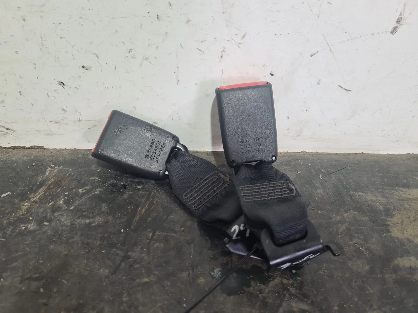 Foto de PRETENSOR AIRBAG DERECHO TOYOTA YARIS (P13) referencia PRETENSORES TRASEROS