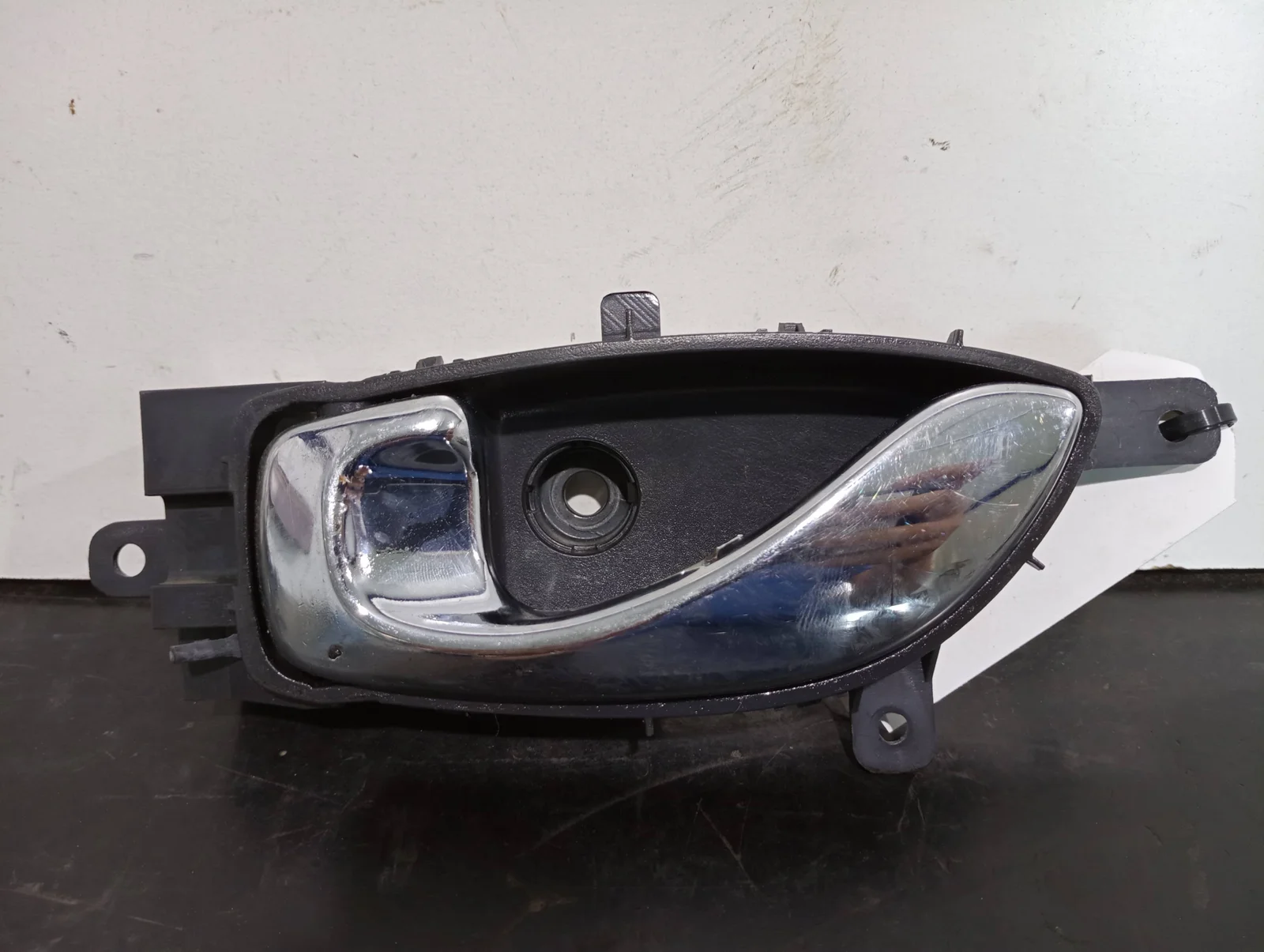 Foto de MANETA INTERIOR DELANTERA IZQUIERDA RENAULT KOLEOS I referencia 80671JY