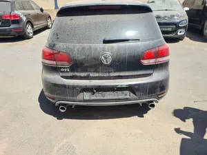 Foto de PARAGOLPES TRASERO VOLKSWAGEN GOLF VI (5K1)(10.2008)