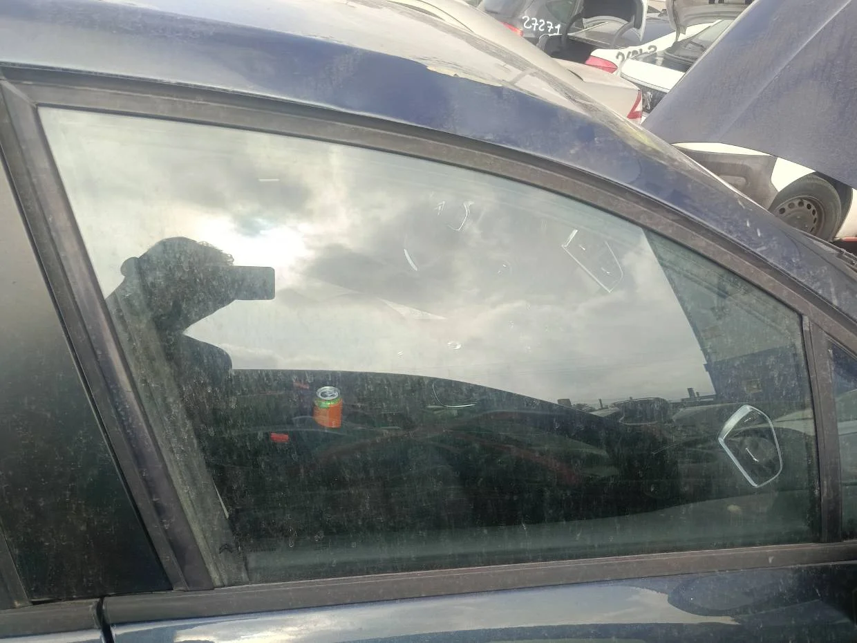 Foto de LUNA DELANTERA DERECHA CITROEN C4 BERLINA