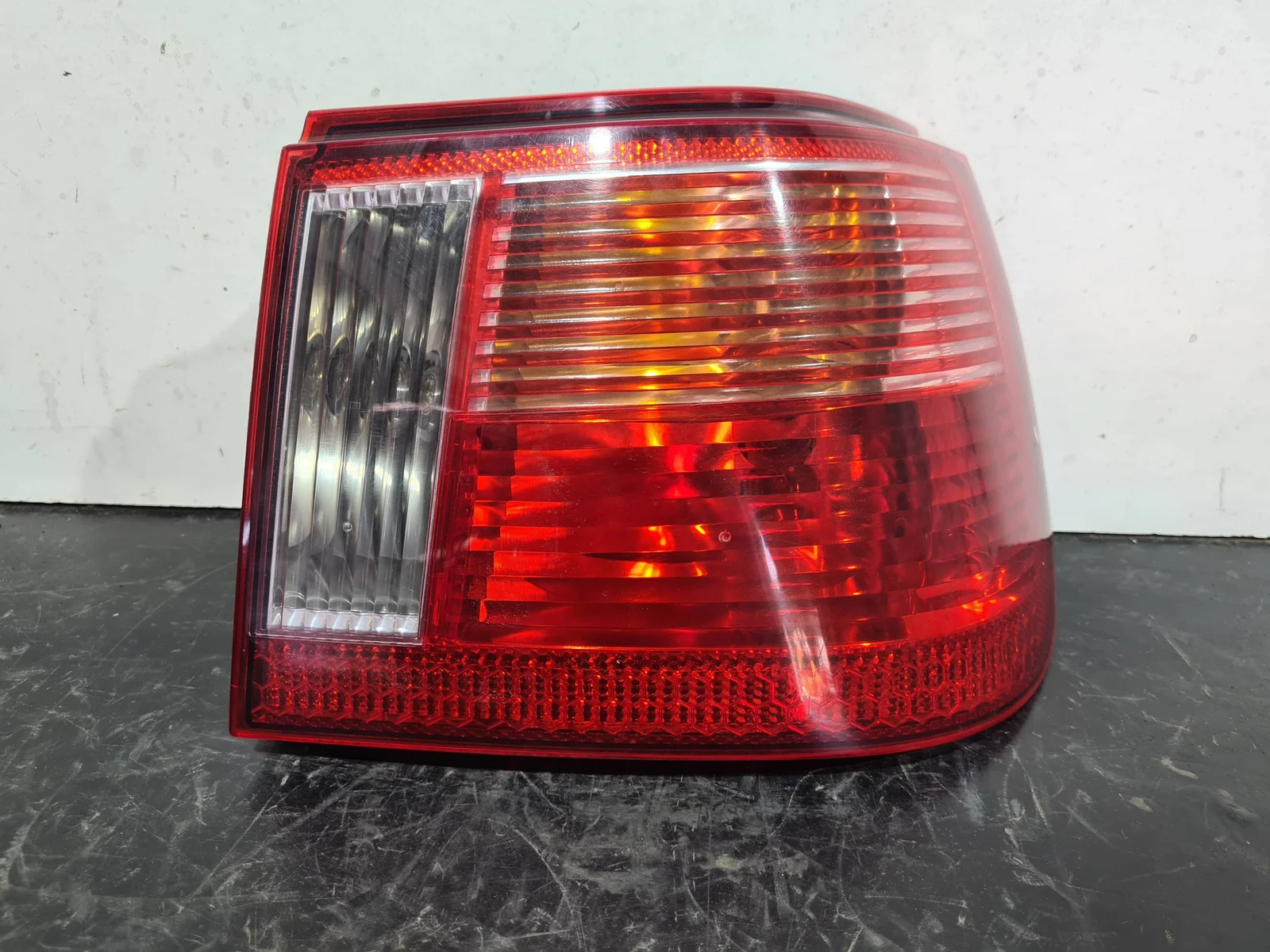 Foto de PILOTO TRASERO DERECHO SEAT IBIZA (6K1) referencia 6K6945096