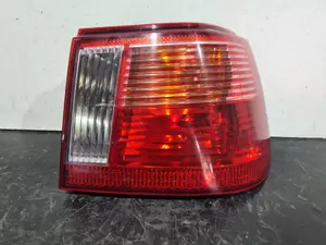 Foto de PILOTO TRASERO DERECHO SEAT IBIZA (6K1) referencia 6K6945096 foto 1