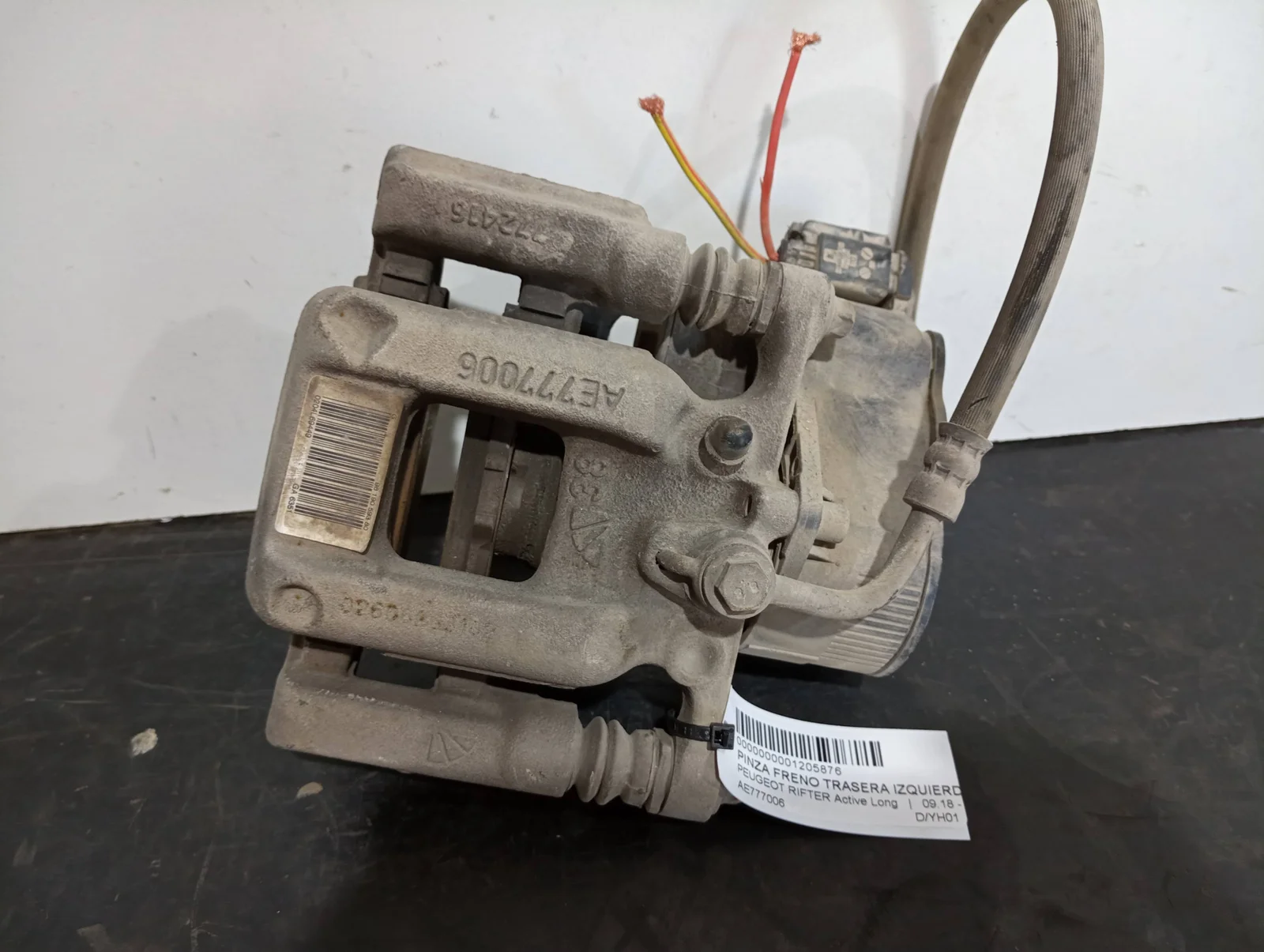 Foto de PINZA DE FRENO TRASERA IZQUIERDA PEUGEOT RIFTER referencia AE777006