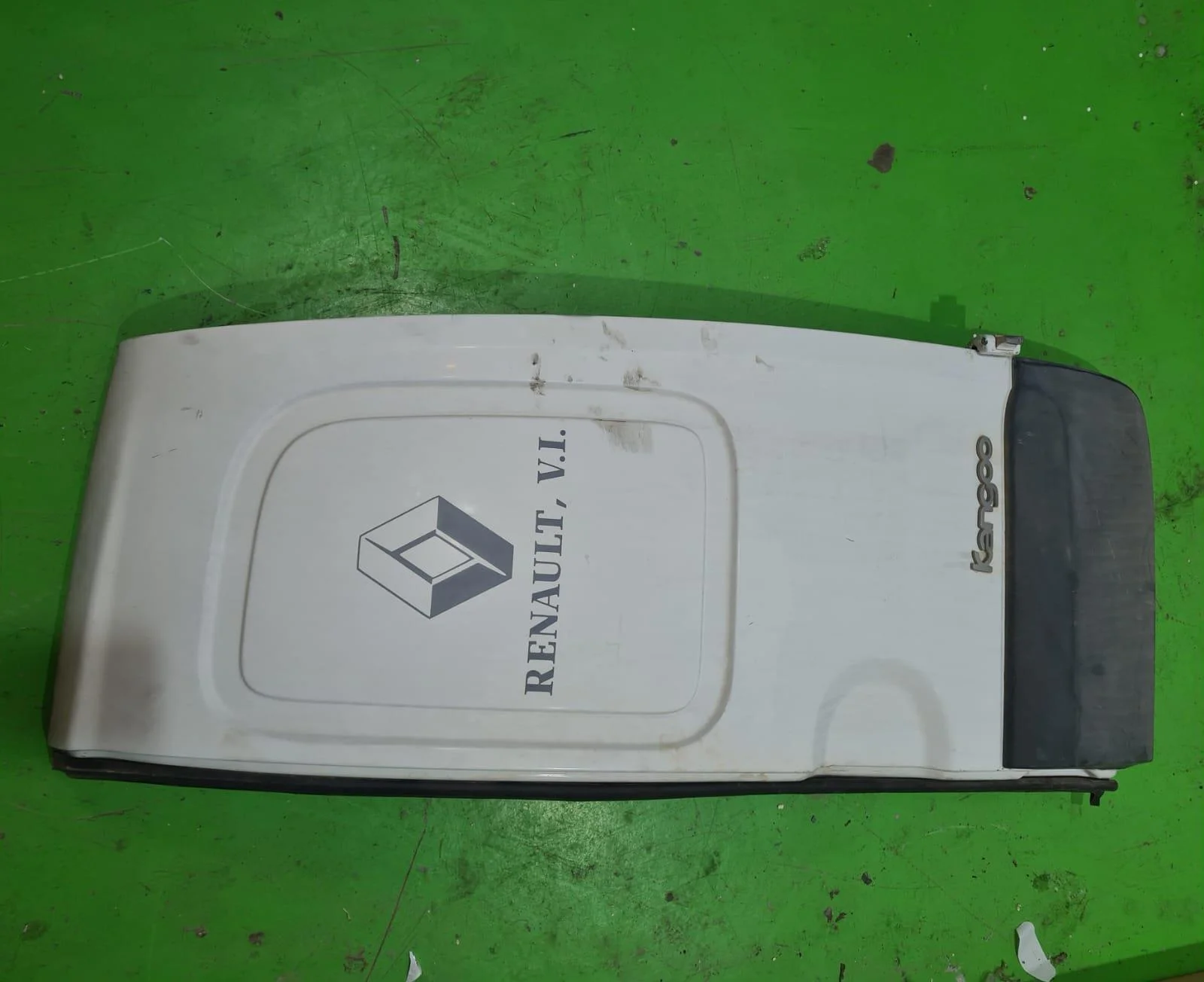 Foto de PORTON TRASERO DERECHO RENAULT KANGOO I (F/KC0)