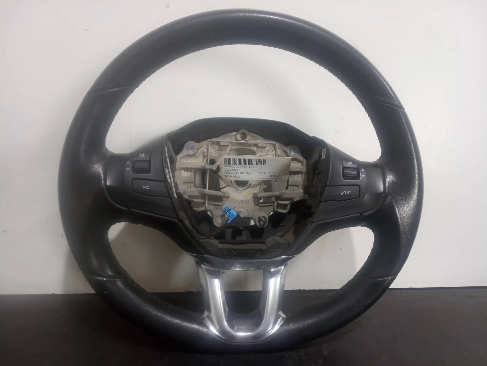 Foto de VOLANTE PEUGEOT 208 referencia 9808415ZD