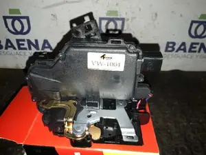 Foto de CERRADURA PUERTA TRASERA DERECHA SIN MARCA SIN MODELO referencia 3B4839016A