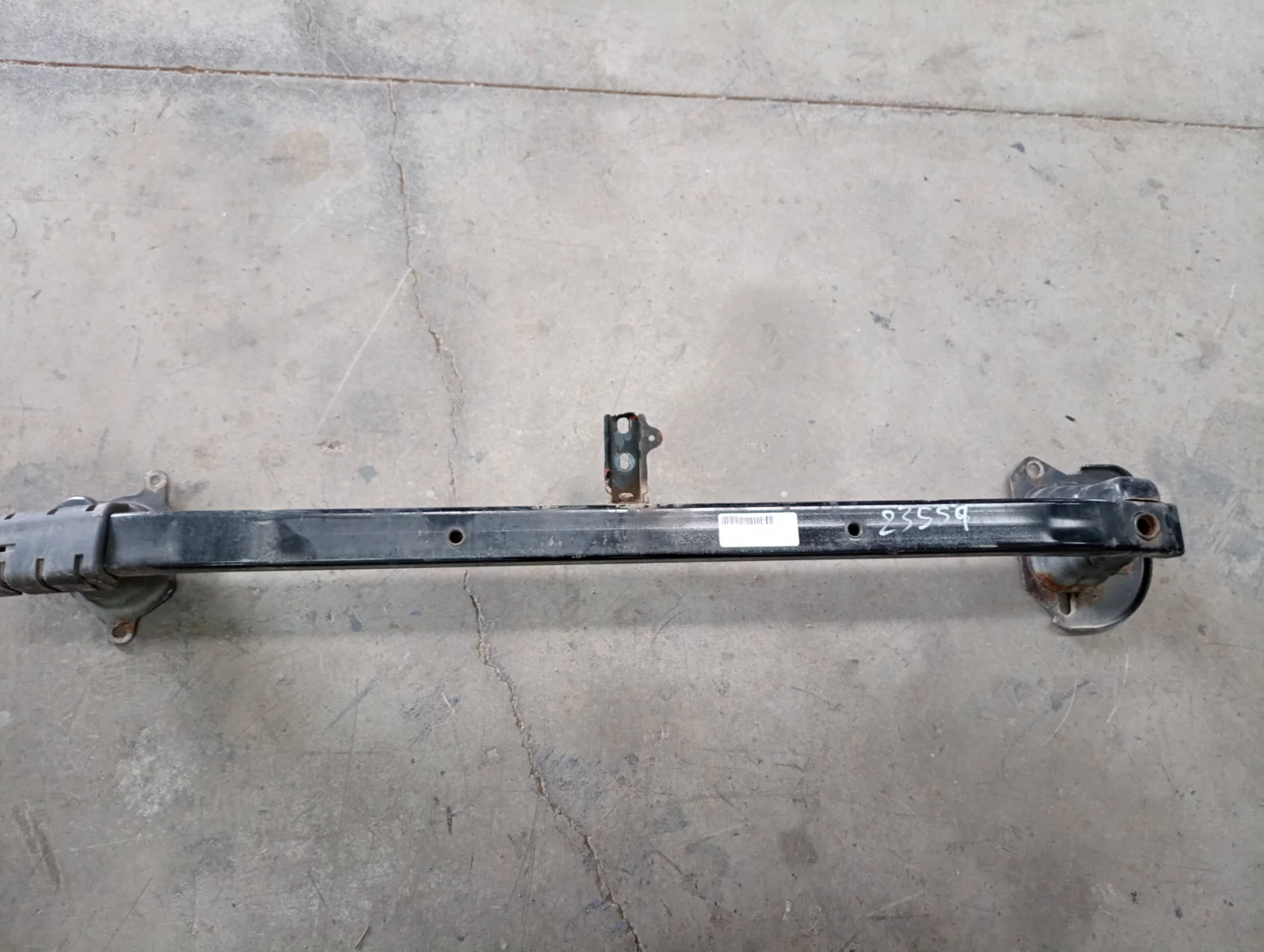 Foto de TRAVESAÑO INFERIOR NISSAN MICRA (K12E)